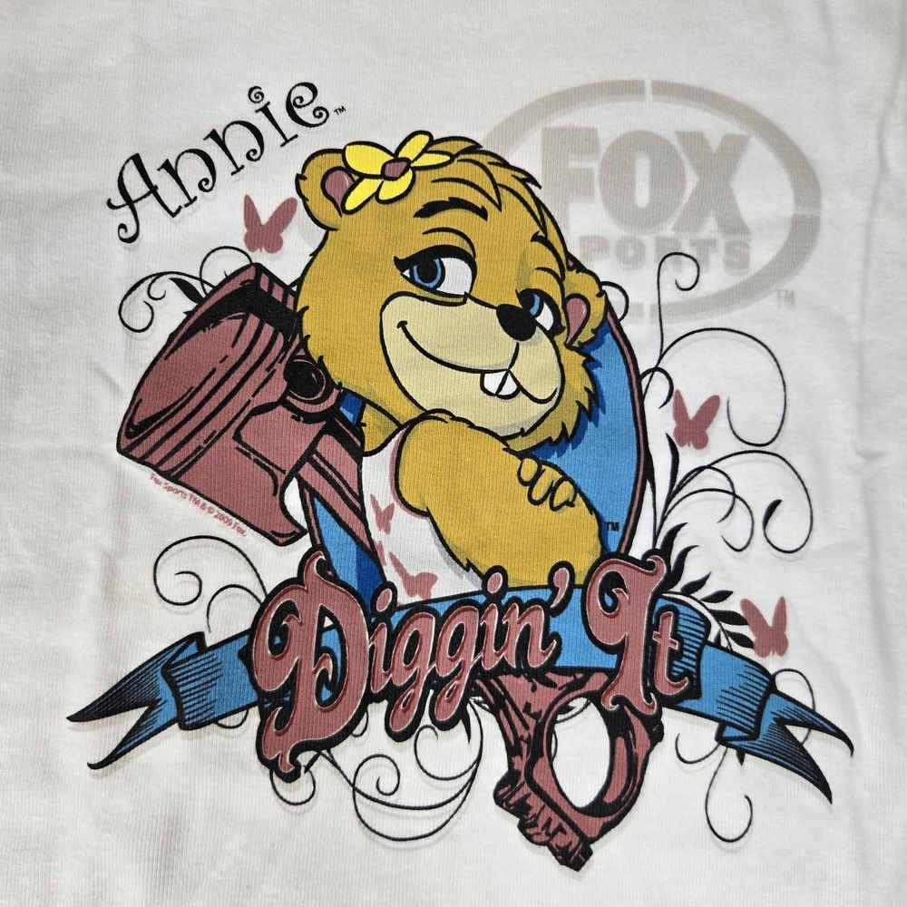 Fox Sports Annie T Shirt Womens M Medium White Runs Small 2009 Chase Authentics